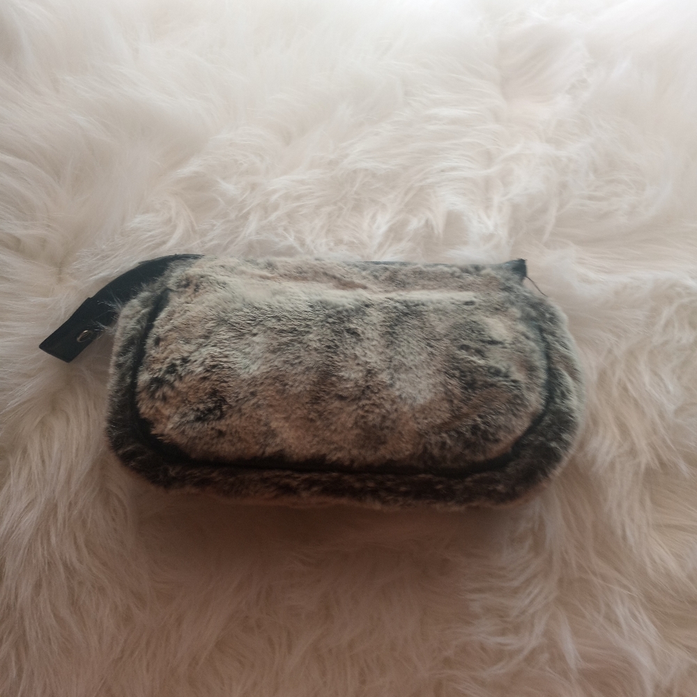 Cris Notti silver/grey faux fur clutch bag